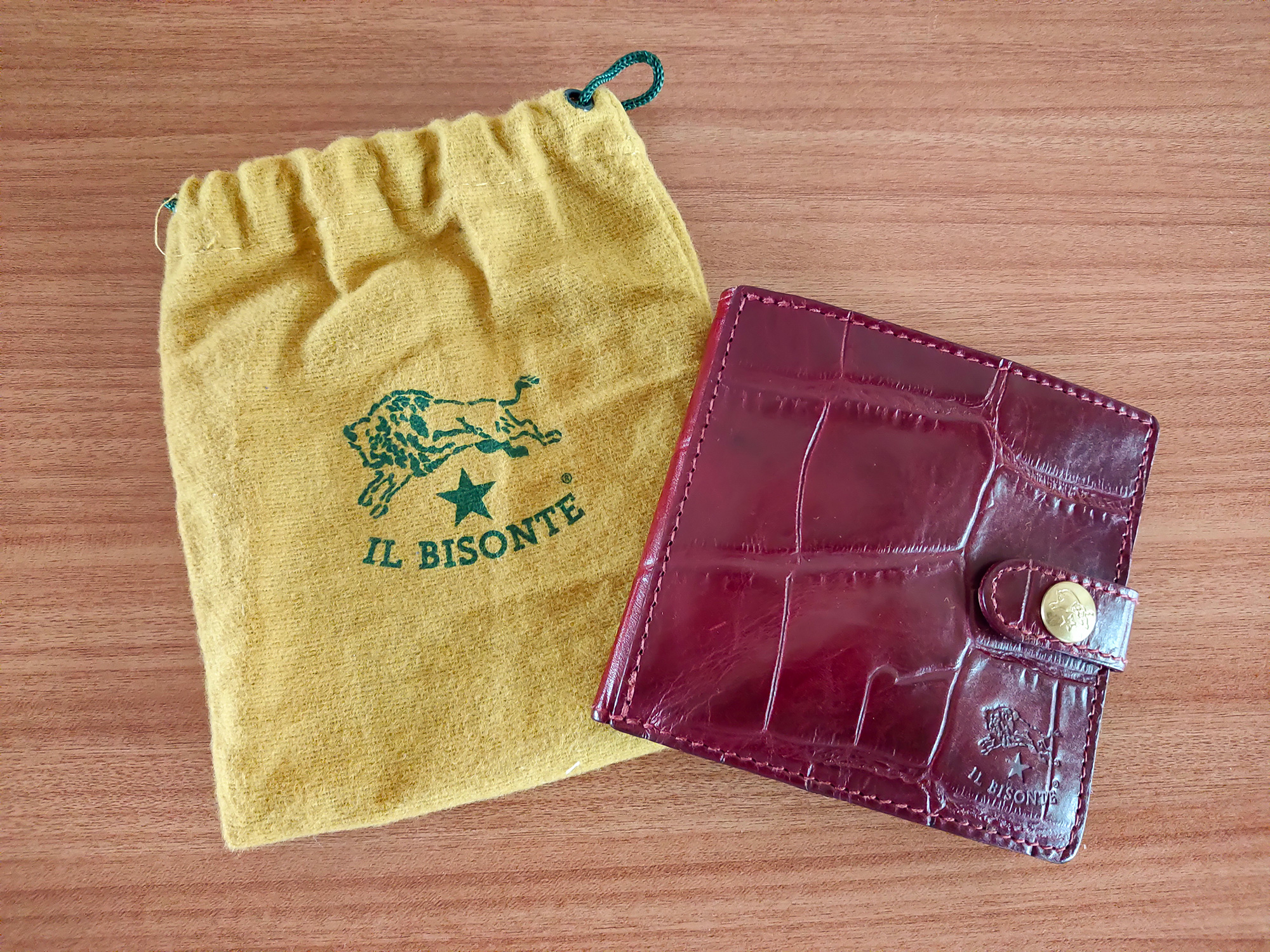 イルビゾンテの財布と保存袋